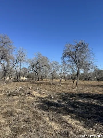 122 WOODCREST RD Somerset, TX 78069