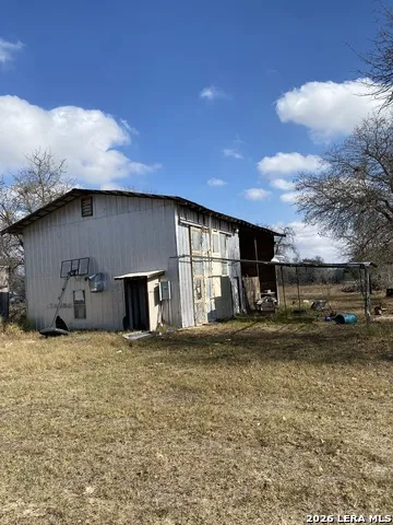 122 WOODCREST RD Somerset, TX 78069