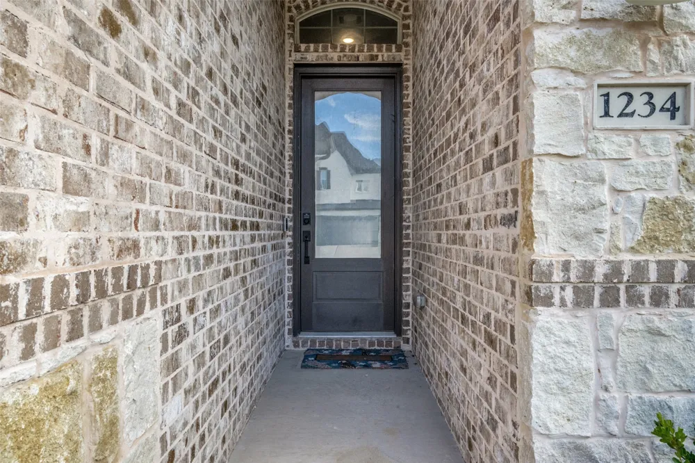 1234 Stagecoach Trail Justin, TX 76247