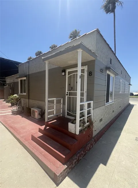 8 Santa Ana #8