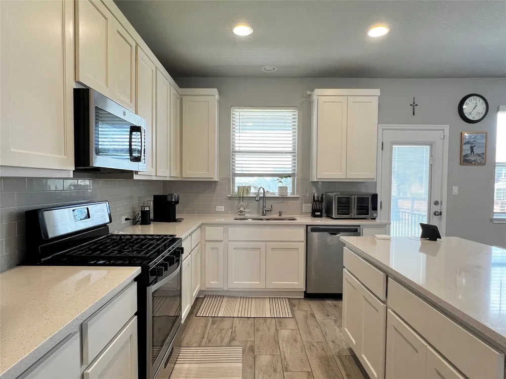 2904 Sage Ranch Drive Leander, TX 78641
