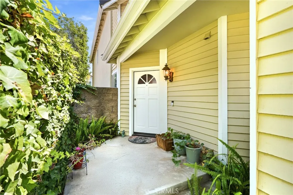 12456 Alderglen Street Moorpark, CA 93021