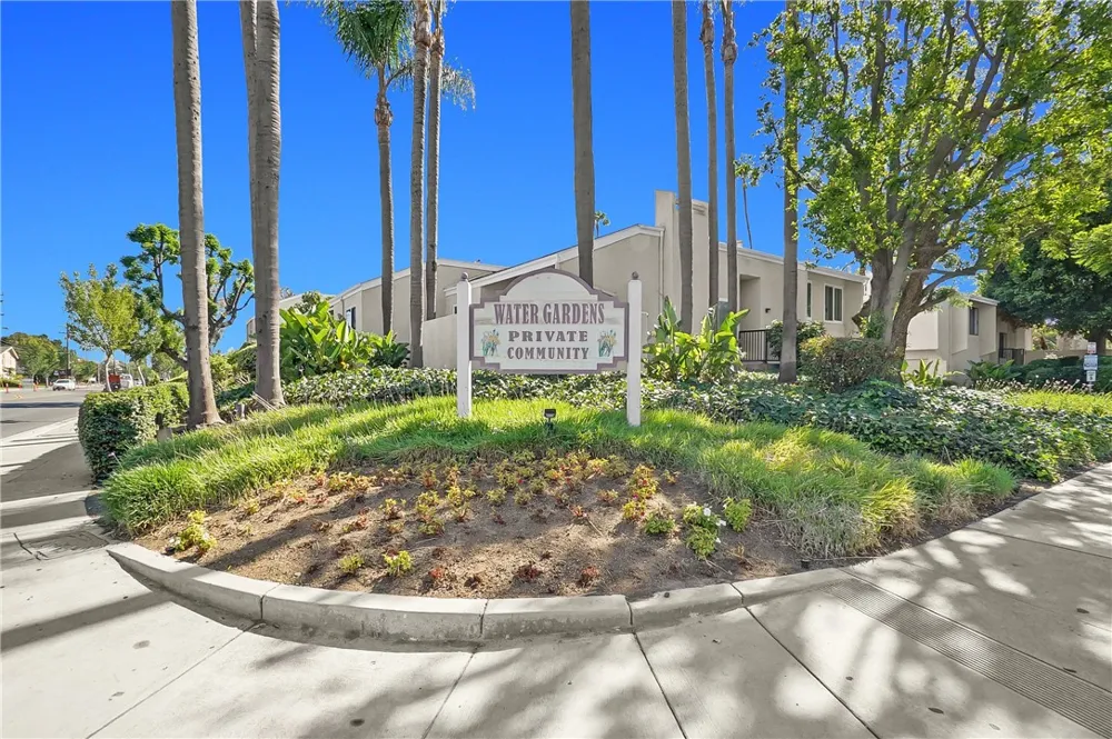 2956 Haddonfield Fullerton, CA 92831