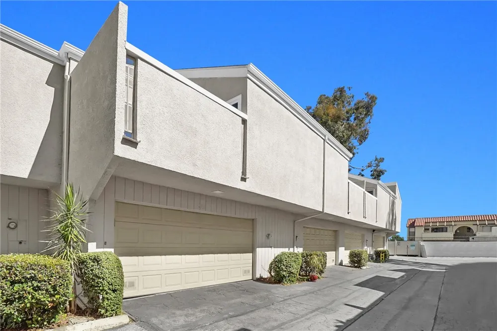 2956 Haddonfield Fullerton, CA 92831