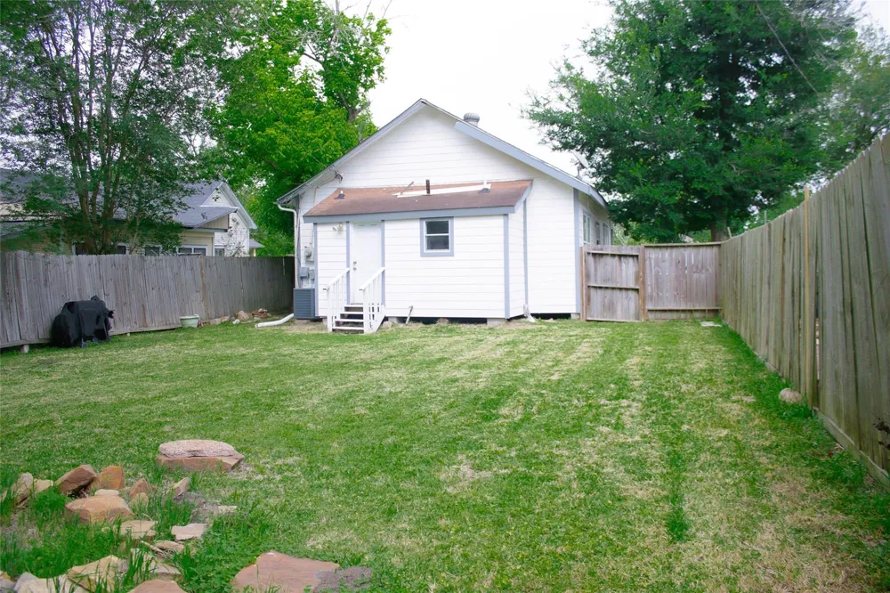 1310 4th Street Rosenberg, TX 77471