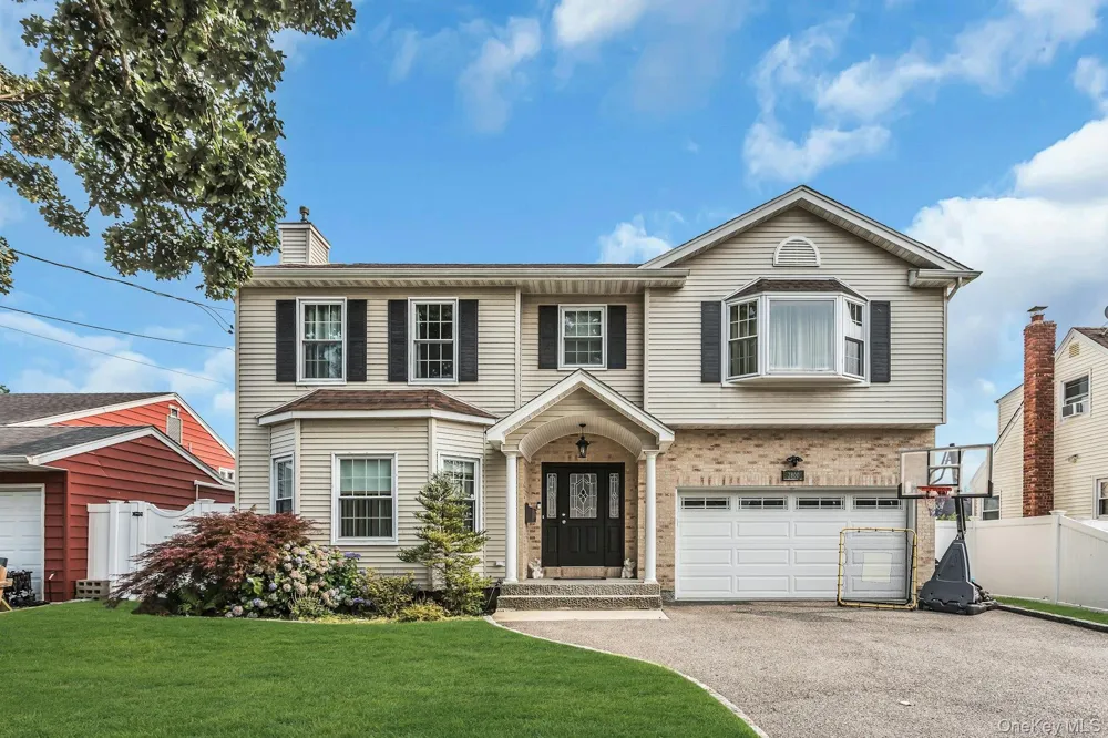 2800 Janet Avenue North Bellmore, NY 11710