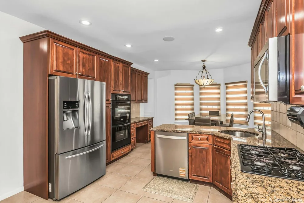 2800 Janet Avenue North Bellmore, NY 11710