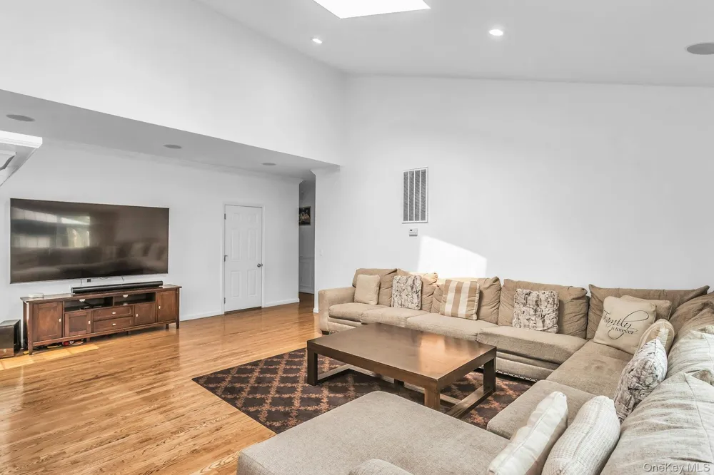 2800 Janet Avenue North Bellmore, NY 11710