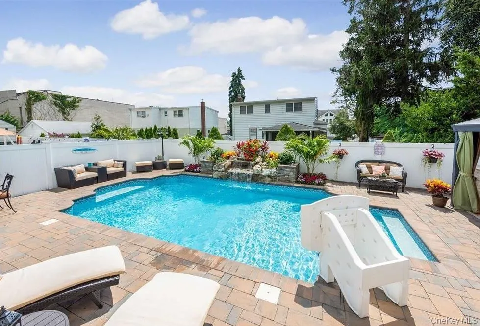 2800 Janet Avenue North Bellmore, NY 11710