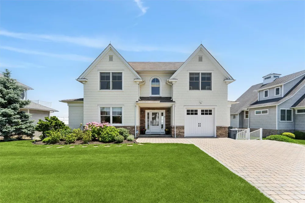 9 Shinnecock Road East Quogue, NY 11942