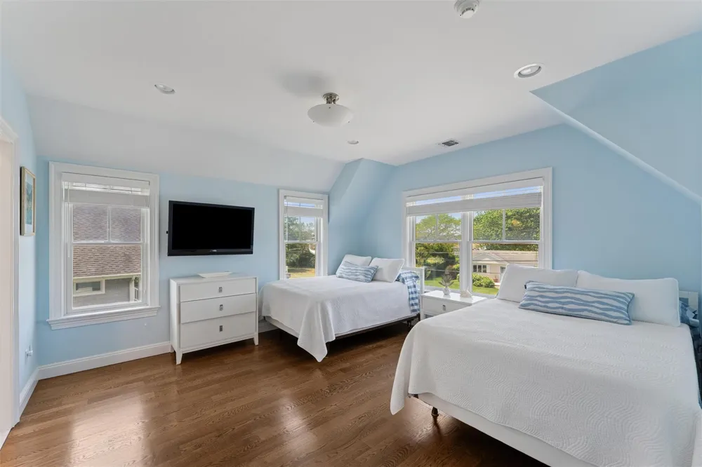 9 Shinnecock Road East Quogue, NY 11942