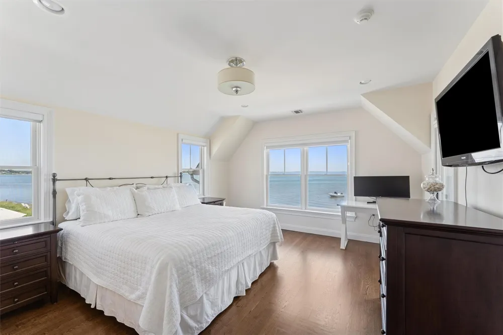 9 Shinnecock Road East Quogue, NY 11942