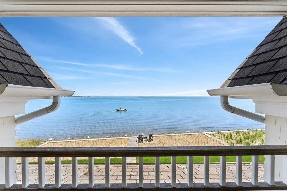 9 Shinnecock Road East Quogue, NY 11942