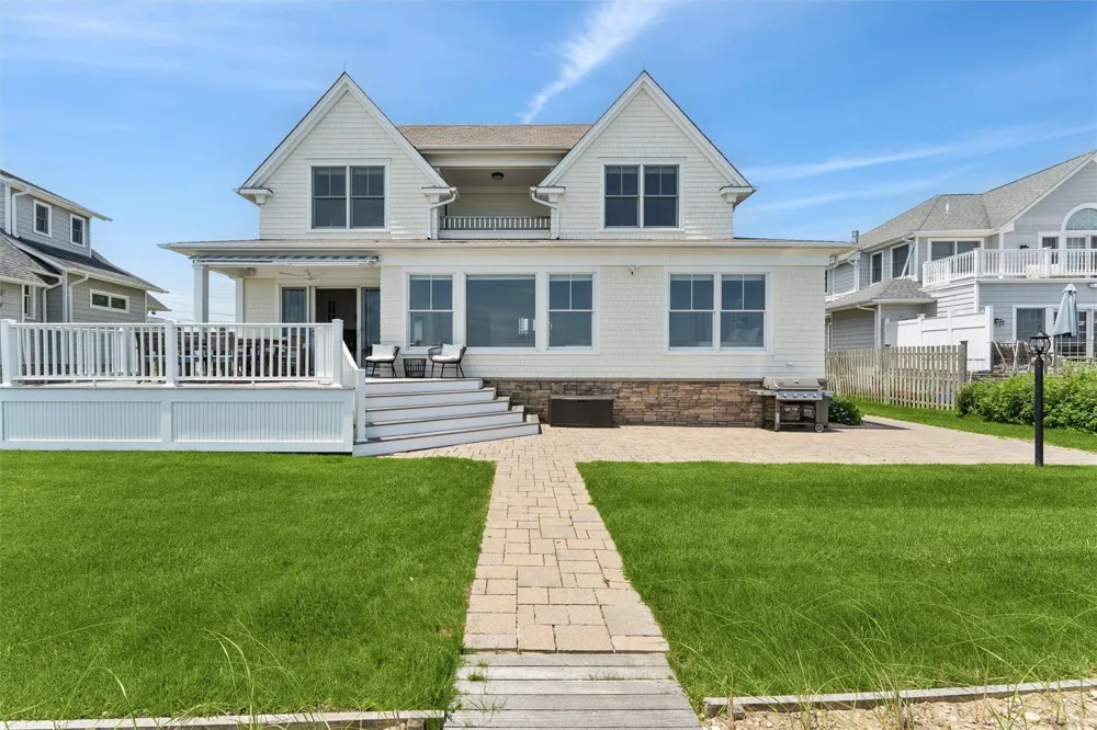9 Shinnecock Road East Quogue, NY 11942