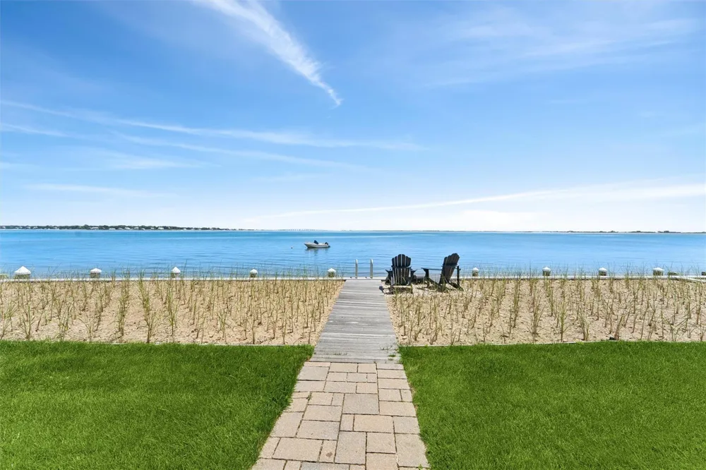 9 Shinnecock Road East Quogue, NY 11942