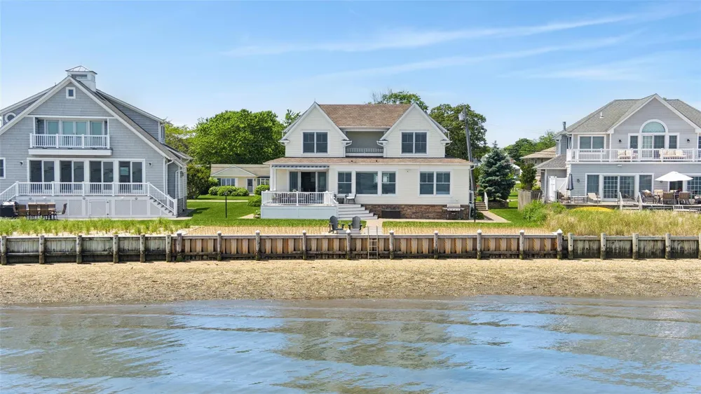 9 Shinnecock Road East Quogue, NY 11942