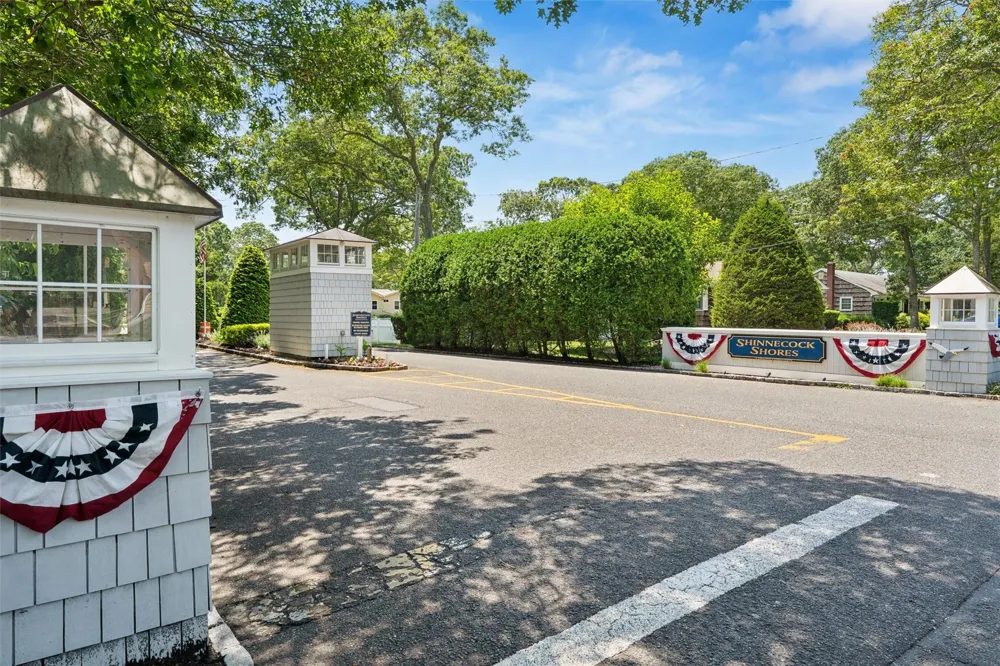 9 Shinnecock Road East Quogue, NY 11942