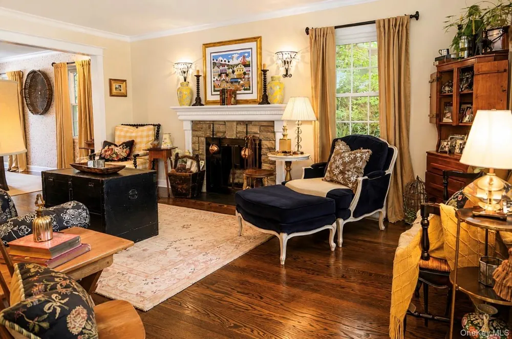 158 Wilson Avenue Westbury, NY 11590