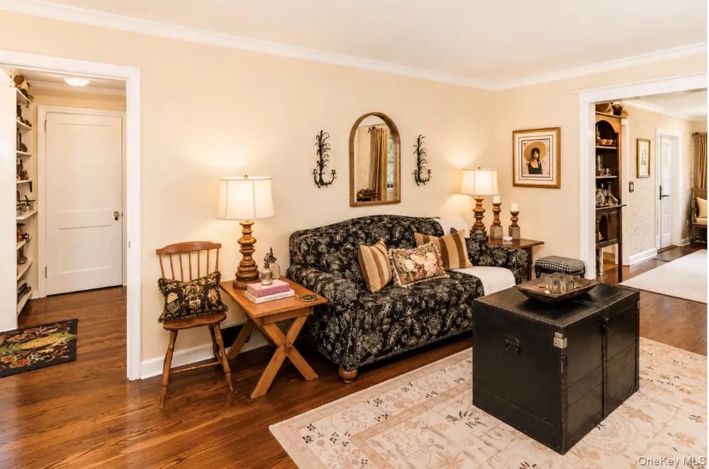 158 Wilson Avenue Westbury, NY 11590
