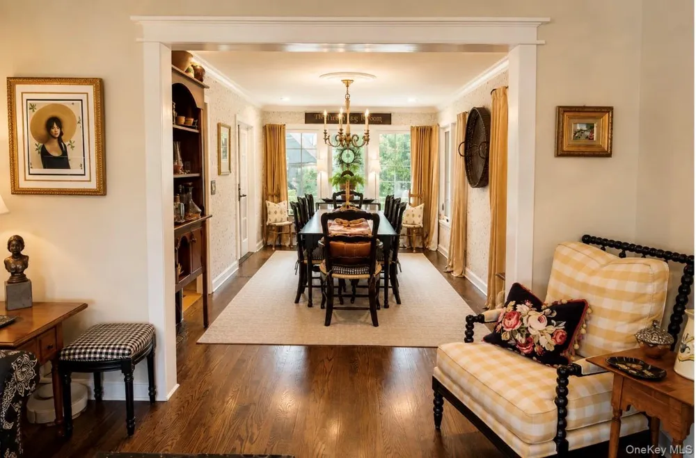 158 Wilson Avenue Westbury, NY 11590