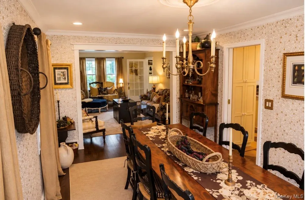 158 Wilson Avenue Westbury, NY 11590