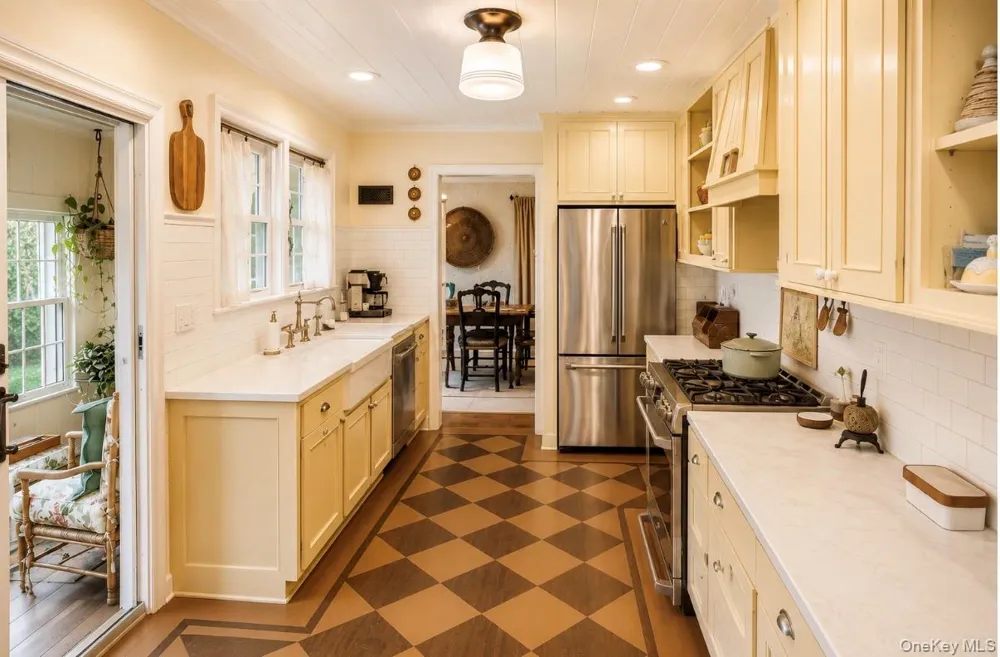 158 Wilson Avenue Westbury, NY 11590