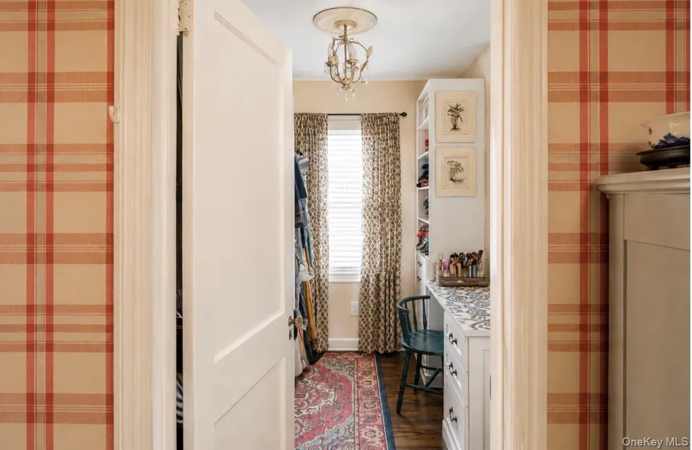 158 Wilson Avenue Westbury, NY 11590