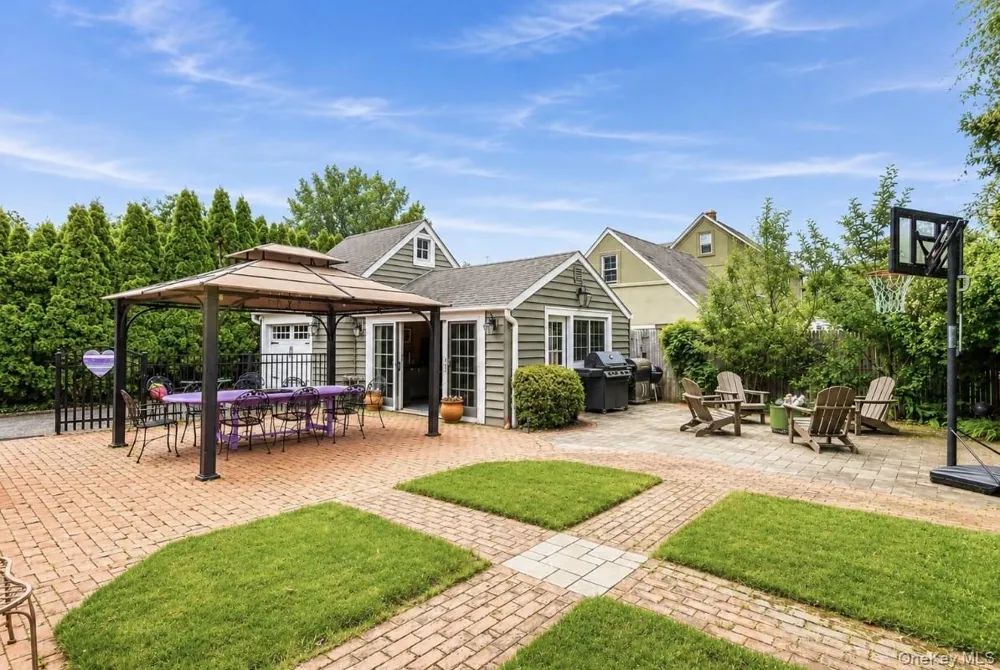 158 Wilson Avenue Westbury, NY 11590