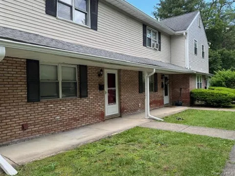 23 Brewster Road