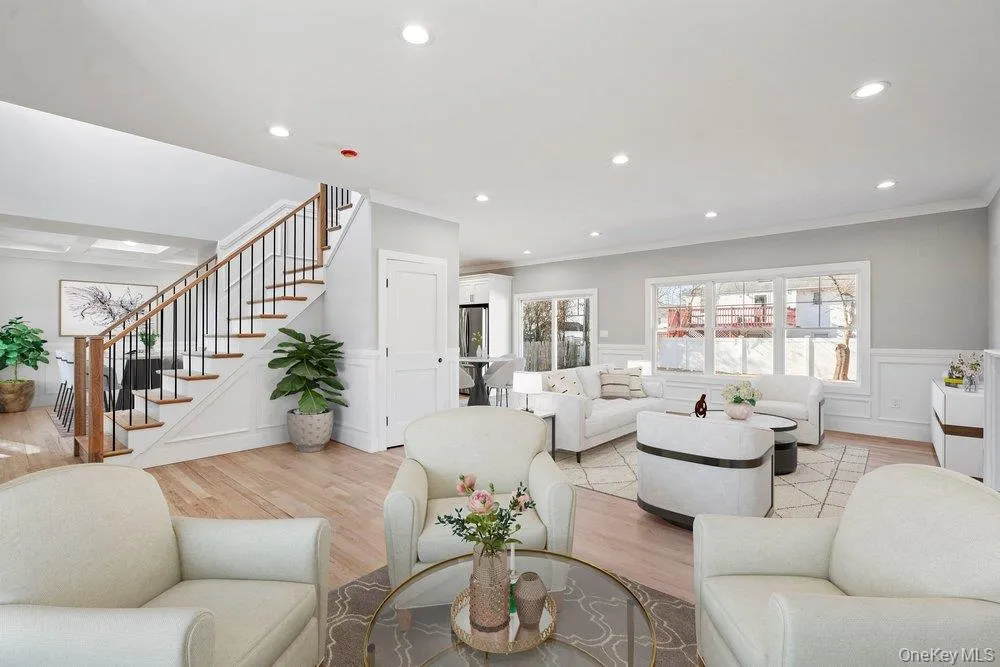 45 Bond Lane Hicksville, NY 11801