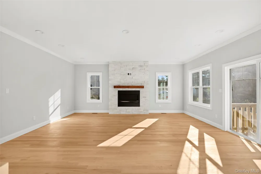 45 Bond Lane Hicksville, NY 11801