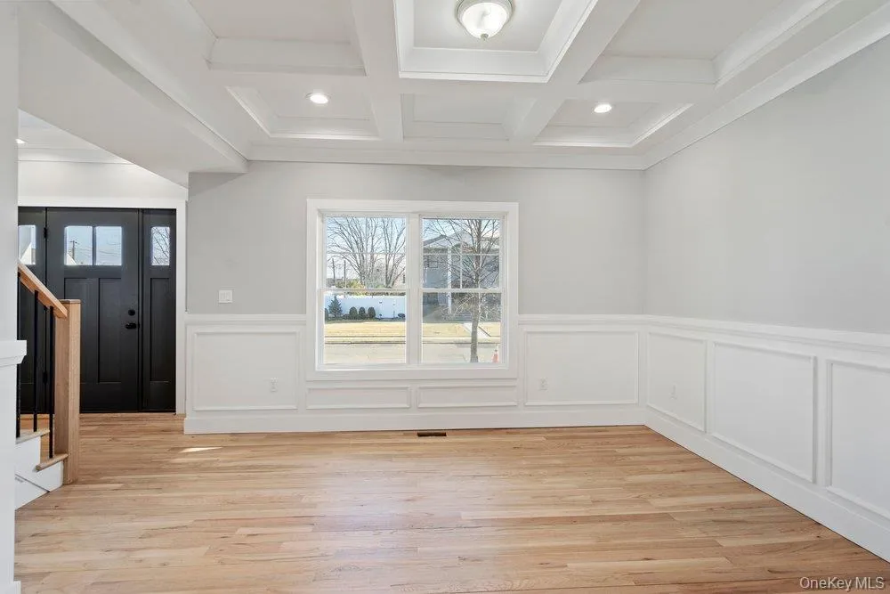 45 Bond Lane Hicksville, NY 11801
