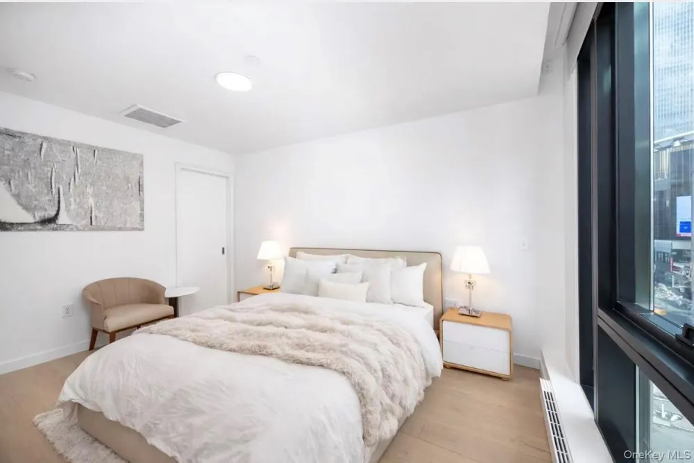 300 W 30th Street #10D New York (Manhattan), NY 10001