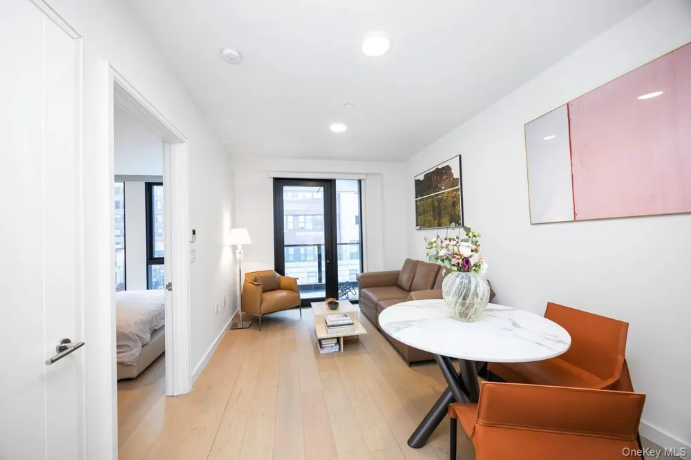 300 W 30th Street #10D New York (Manhattan), NY 10001