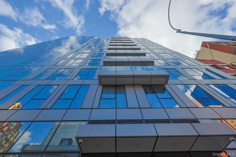 300 W 30th Street #10D New York (Manhattan), NY 10001