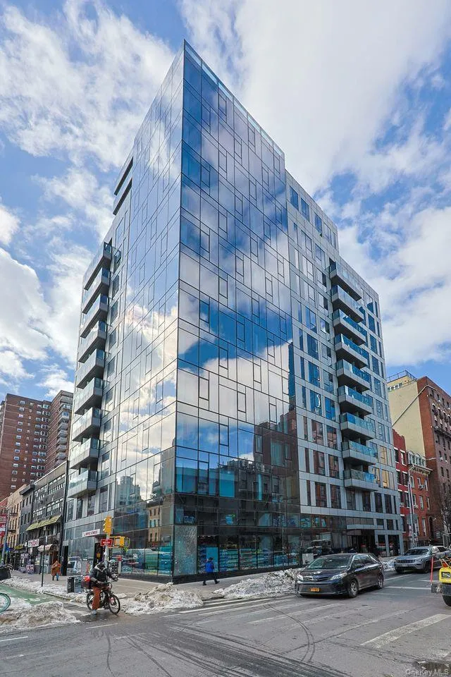 300 W 30th Street #10D New York (Manhattan), NY 10001
