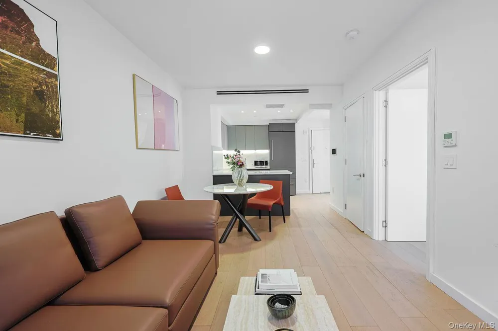300 W 30th Street #10D New York (Manhattan), NY 10001