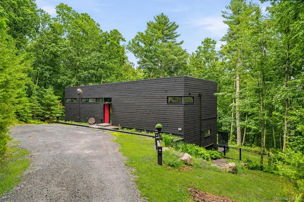 194 Mapes Road Barryville, NY 12719