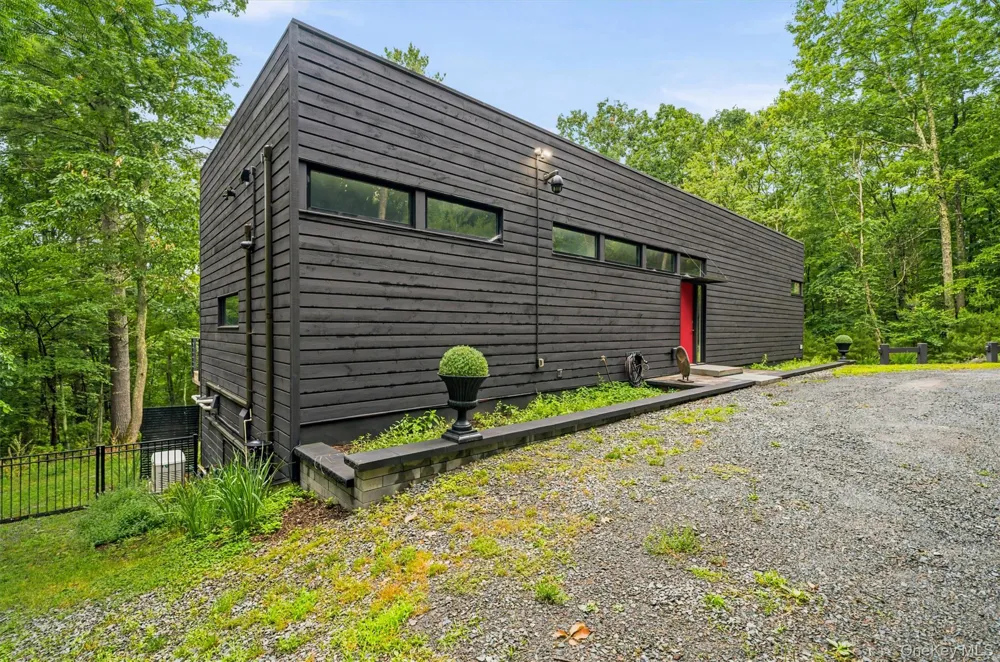 194 Mapes Road Barryville, NY 12719