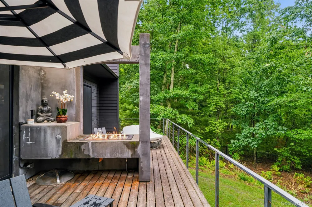 194 Mapes Road Barryville, NY 12719