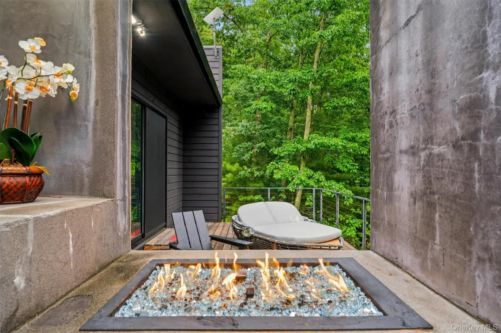 194 Mapes Road Barryville, NY 12719