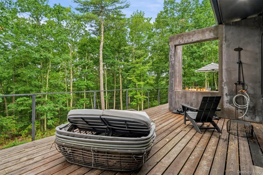 194 Mapes Road Barryville, NY 12719