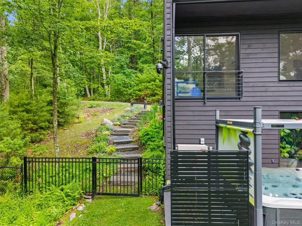 194 Mapes Road Barryville, NY 12719