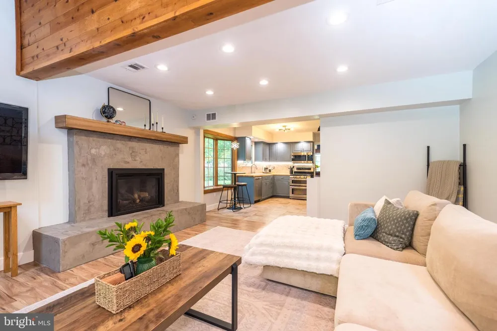 2045 FOSTER ROAD Hatfield, PA 19440