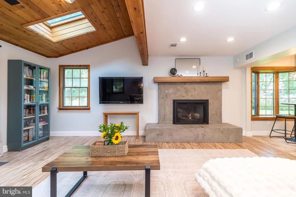 2045 FOSTER ROAD Hatfield, PA 19440