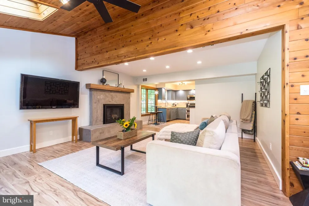 2045 FOSTER ROAD Hatfield, PA 19440