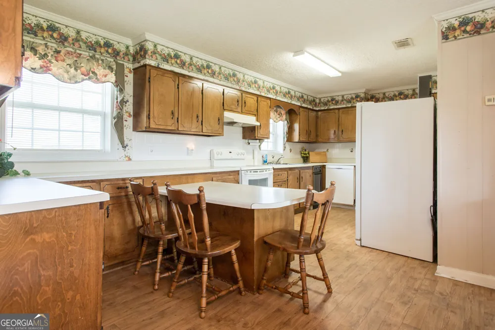 596 Teakwood RD Alma, GA 31510