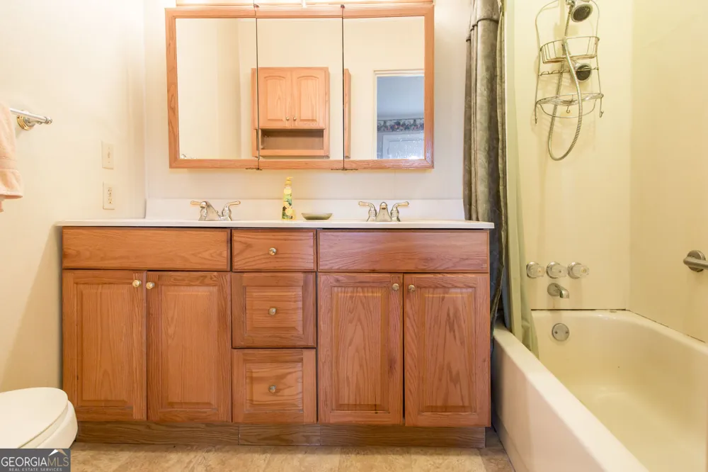 596 Teakwood RD Alma, GA 31510