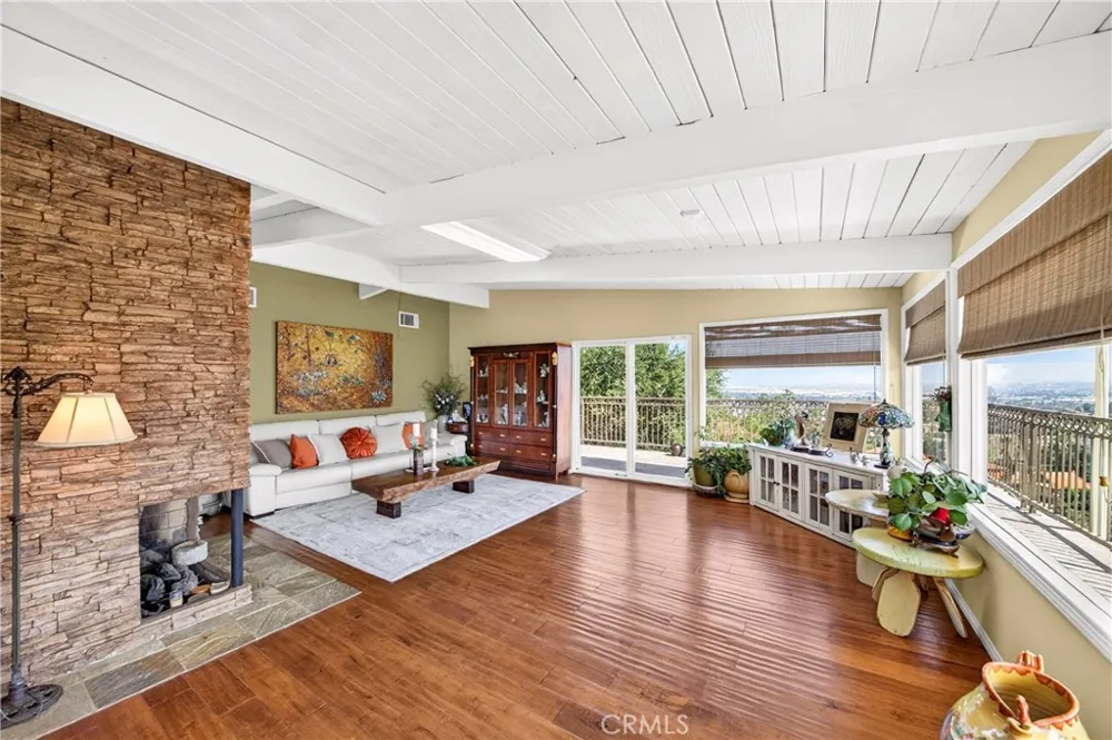 401 1/2 W. Skyline Drive La Habra Heights, CA 90631