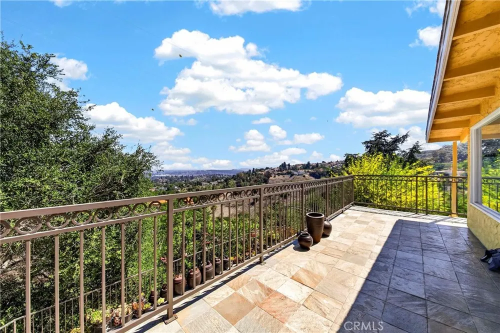 401 1/2 W. Skyline Drive La Habra Heights, CA 90631